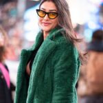 Pooja Jhaveri Instagram - The most alluring thing a woman can wear is “confidence” Wear it, embrace it, flaunt it ! 😎🌻 Happy international Womens day ! 📸 : @7heavensnyc #womensday #internationalwomensday #girlpower#woman #standingstrong #grounded #nyc #newyork #newyorkcity #timessquare #fashion #fashionist #fashionstyle #womensupportingwomen #usa Times Square, New York City