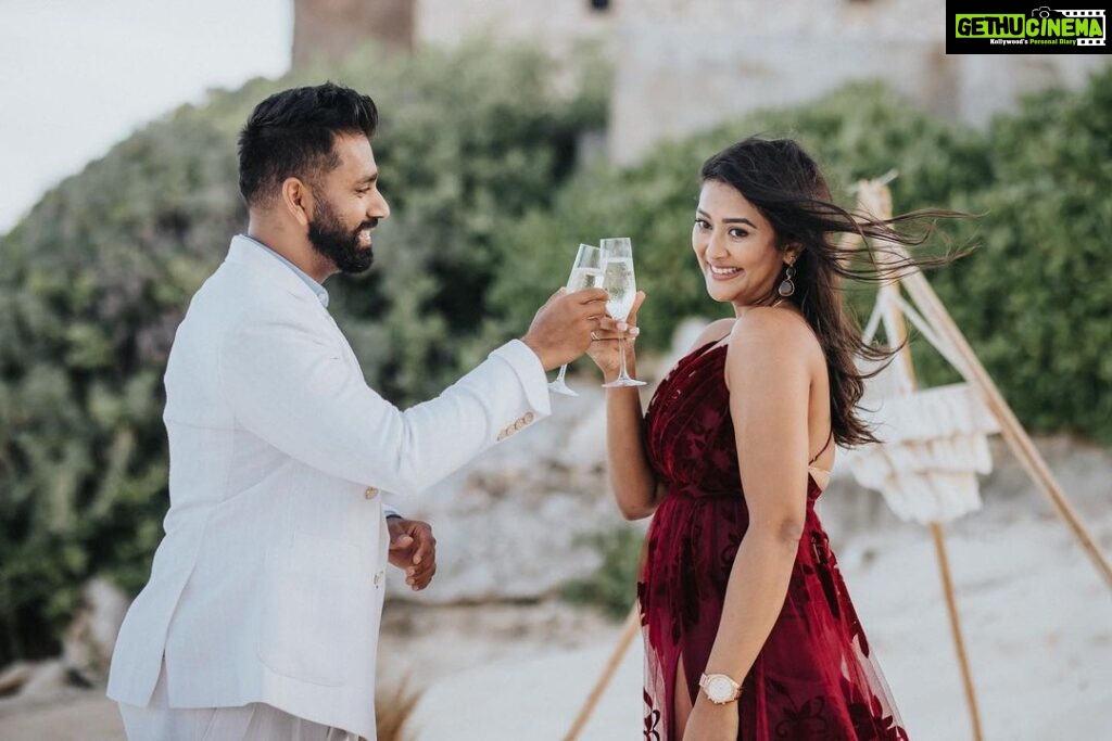 Pooja Jhaveri Instagram - And she said “YES” 🥂 08/12/2023 >> 12/08/2023 #JASHAN for life !! @jashan_ka_din 📸 : @ptaufiqphotography 📍: @habitastulum #engaged #proposal #marryme #willyoumarryme #taken #weddingbells #wedding #bride #bridetobe #groom #dreamproposal #proposal #surpriseproposal #beachproposal #ring #shesaidyes #isaidyes #bff #bestfriendforever #friendsforever