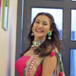 Pooja Jhaveri Instagram - Ready for this years #navratri already ! Hooked to this song currently !! #jhumkas #whatjhumka #jhumka #trending #viral #trendingreels #viralreels #navratri2023 #gujarati #desi #desifashion