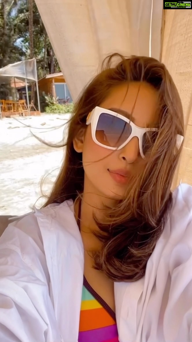 Pooja Salvi Instagram - ☀️🌊👙🏖️ . . . . . #goa #morjim #loveforbeaches #oceanwaves #peace #gratitude