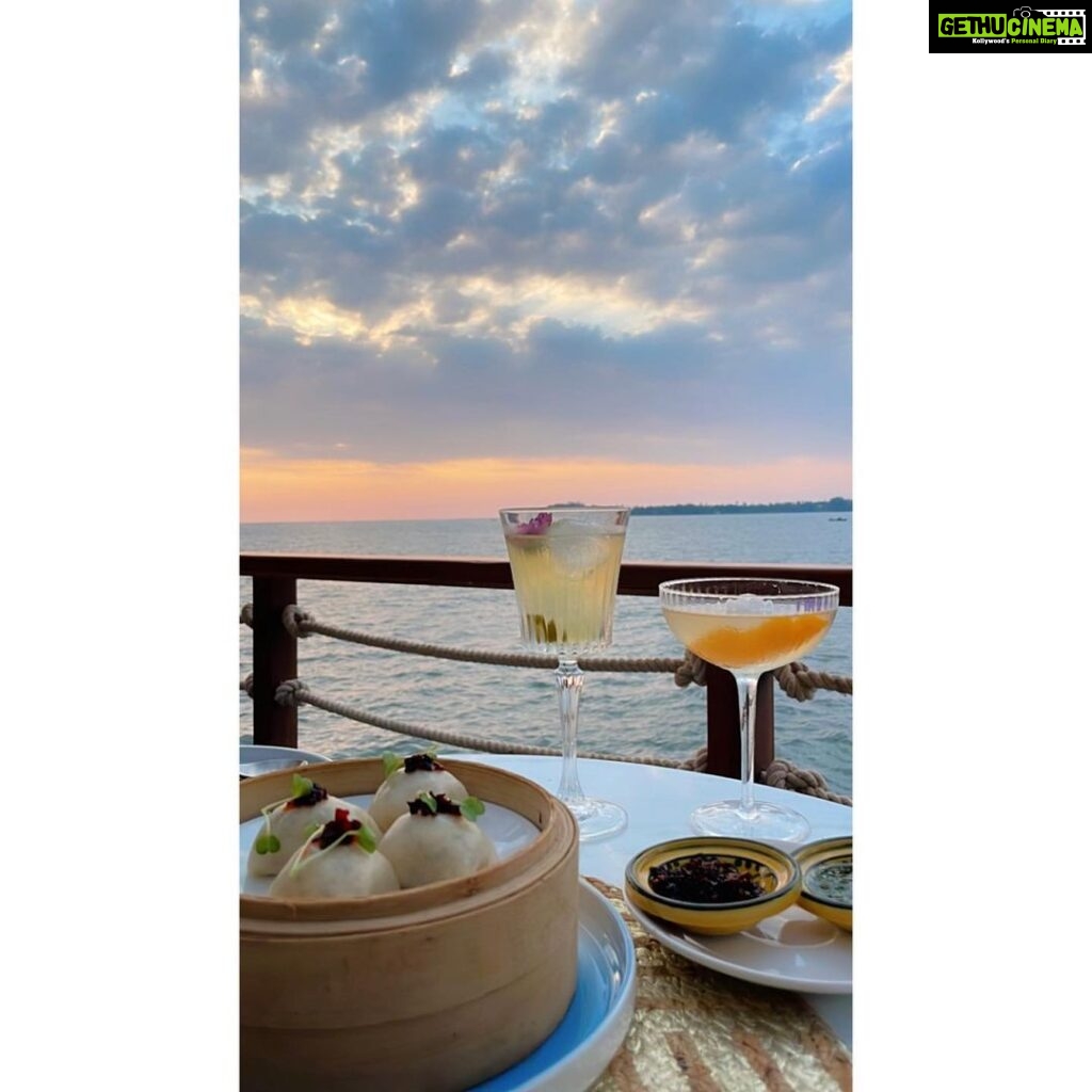 Pooja Salvi Instagram - 🌅🍷💕 . . . . . . . . . . #goa #sundown #kikibythesea #cocktails #yummyfood #vibe #view #seaview #influencer #travelinfluencer #instatravel #goadiaries #lifeisperfect #gratitude