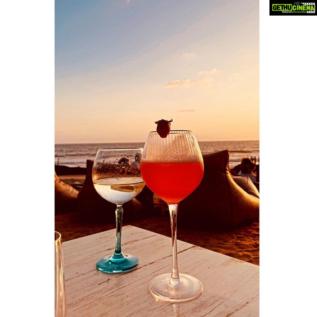 Pooja Salvi Instagram - A perfect sundowner with my ❤️ . . . . . . . #thalassamorjim #morjimbeach #sundowner #withmylove #lifeisperfect #gratitude