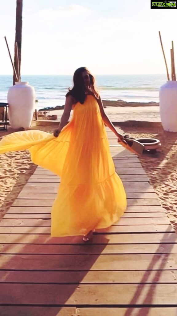 Pooja Salvi Instagram - I got summer on my mind☀🕶🌊👙🏖🌻🌅 . . . . . . . . #goadiaries #beachlover #sunsets #seabreeze #sun #sand #sea #cocktails #bikini #morjimbeach #vagatorbeach #anjunabeach #ashwembeach #goabeaches #mayanbeachclub #thalassaboutiquehotel #occogoa #kikibythesea #sinqbeachmorjim #tomatosgoa #ivoryybythecliff #myhappyplace #goaexplorers #goasundown #goacocktails #goavibes #gratitude #peacewithin #meditative