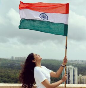 Pooja Sawant Instagram - वन्दे नितरां भारतवसुधाम्।
दिव्य हिमालय-गंगा-यमुना-सरयू-कृष्णशोभितसरसाम् ॥ 🇮🇳