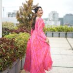 Pooja Sawant Instagram - Dancing in my favourite colour palate 🌸 Outfit by @ranbirmukherjeeofficial Styling @styledbyshakti Makeup hair @sheetalpalsande Photography @niraj_sarda