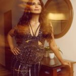 Pooja Sawant Instagram - Dolled up for golden women icon awards 2023 Thank you @omii_showme @makeupbyberdesaurabh for this great opportunity 🌸 Styled by @samprata23 @poornimas_makeover @hair_by_pranav @jewelcrownartjewellery @shrutisbagwe