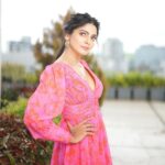 Pooja Sawant Instagram - Dancing in my favourite colour palate 🌸 Outfit by @ranbirmukherjeeofficial Styling @styledbyshakti Makeup hair @sheetalpalsande Photography @niraj_sarda