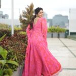 Pooja Sawant Instagram - Dancing in my favourite colour palate 🌸 Outfit by @ranbirmukherjeeofficial Styling @styledbyshakti Makeup hair @sheetalpalsande Photography @niraj_sarda