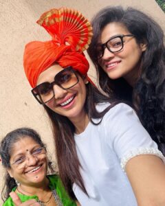 Pooja Sawant Instagram - सर्वांना स्वातंत्र्यदिनाच्या खुप खुप शुभेच्छा 🇮🇳
@meshreysawant  @vilas_sawant19 you were missed ♥️