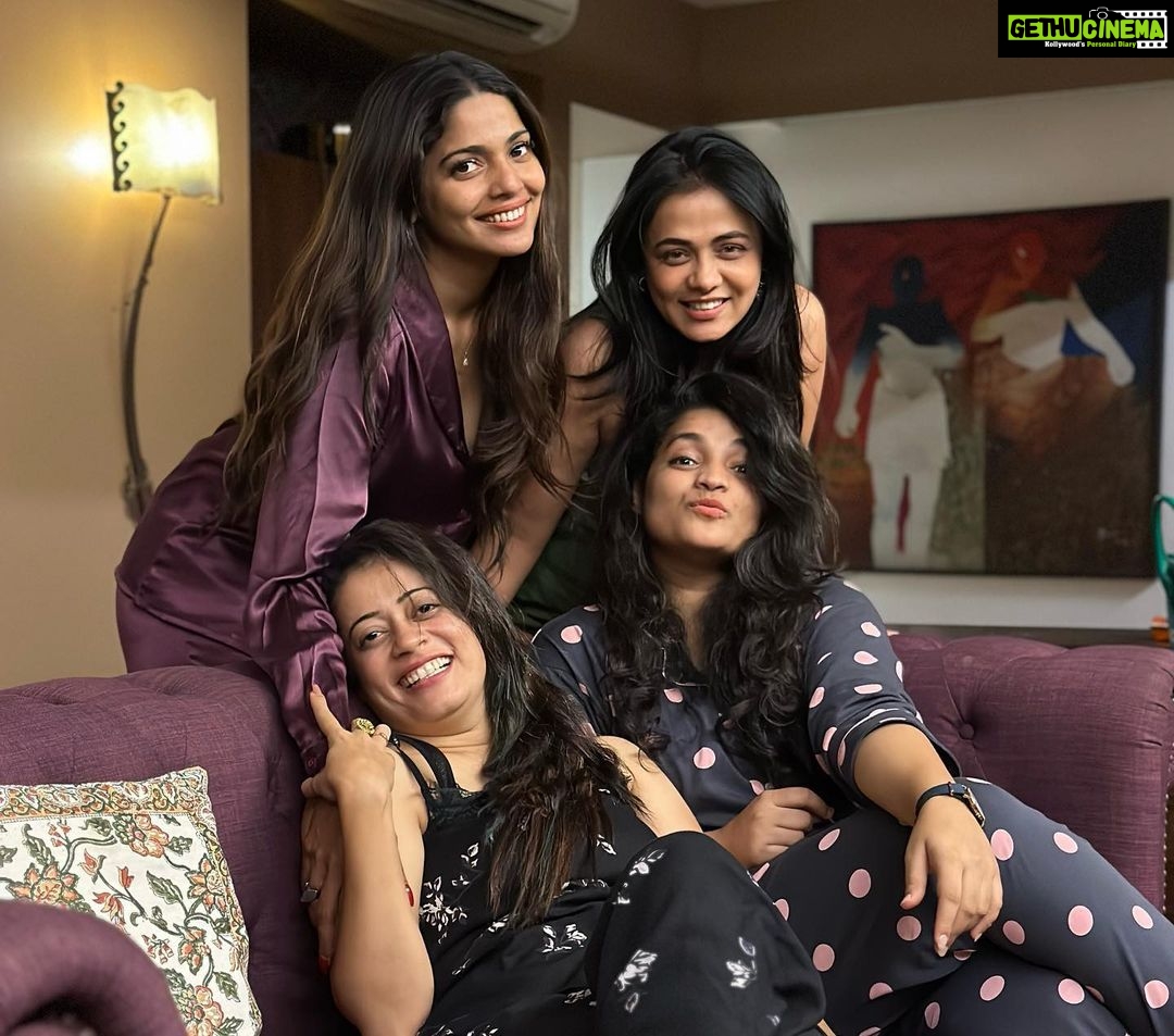Pooja Sawant Instagram - nothing.. just sharing some happy memories of happy people from happy birthday party with happy pajama theme 🤭