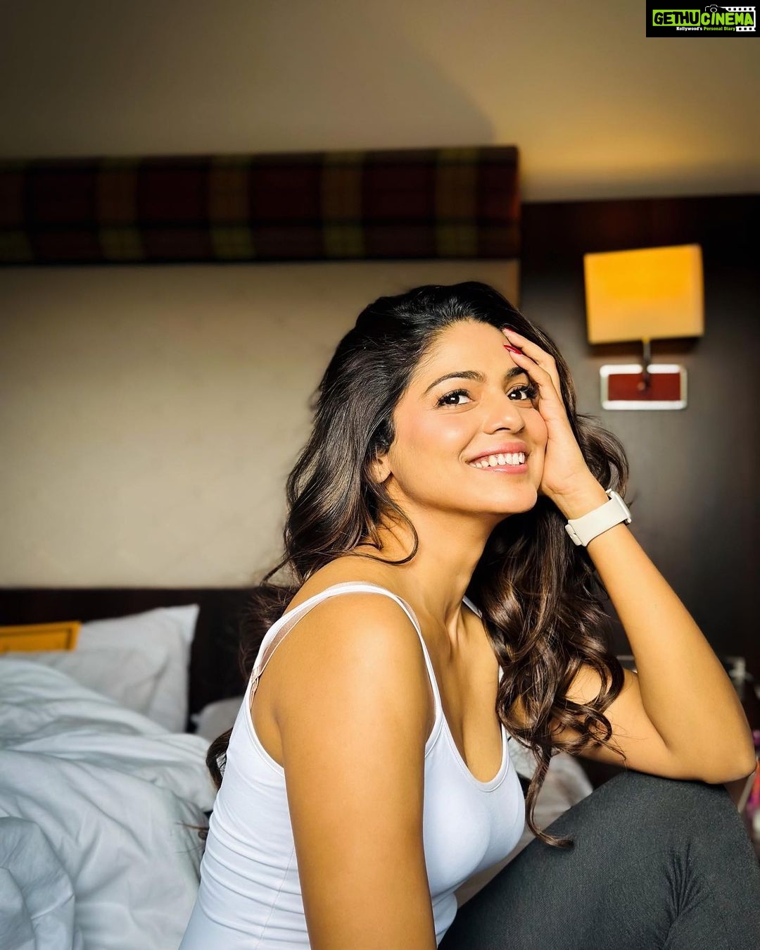Pooja Sawant Instagram - Hey ya β¦. Good morning π₯°β€οΈπ«πΈππ