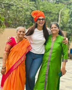 Pooja Sawant Instagram - सर्वांना स्वातंत्र्यदिनाच्या खुप खुप शुभेच्छा 🇮🇳
@meshreysawant  @vilas_sawant19 you were missed ♥️