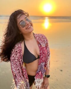 Poonam Bajwa Instagram - 5 th April 2023 ❤️