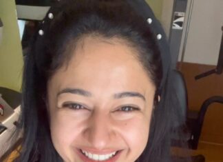Poonam Bajwa Instagram - Happy weekend people ❤️