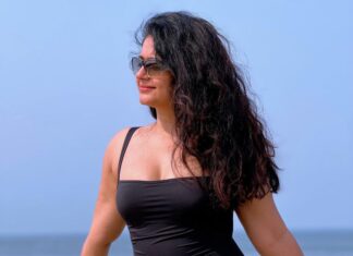 Poonam Bajwa Instagram - Sunshine on my mind 🌞🌻🌼 📸 @suneel1reddy Goa India