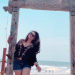 Poonam Bajwa Instagram - Hey there 🌞 📸❤️ @suneel1reddy Morjim Beach