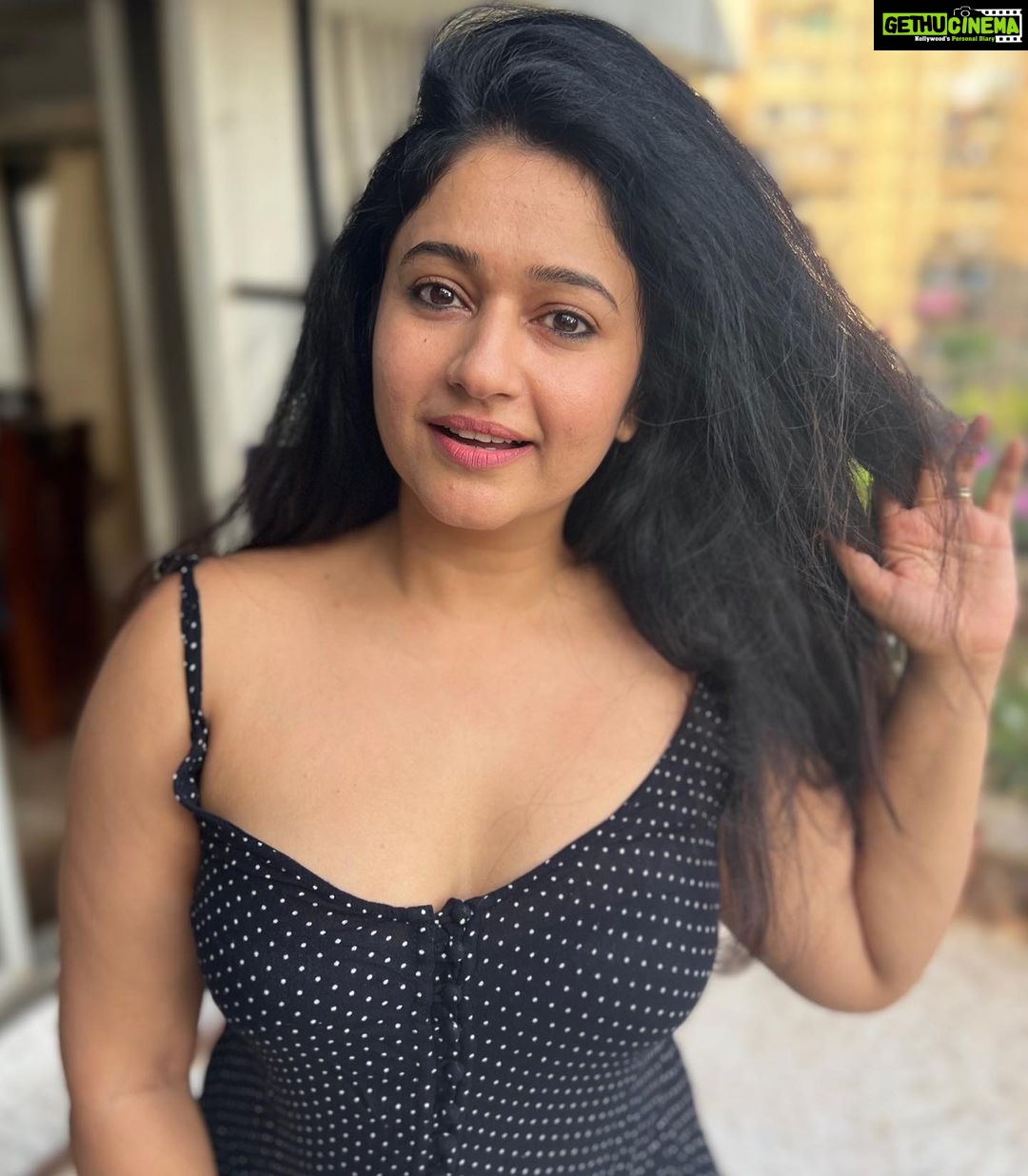 Poonam Bajwa Instagram - 🌻🦋#loveabounds