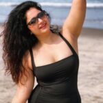 Poonam Bajwa Instagram - Sunshine on my mind 🌞🌻🌼 📸 @suneel1reddy Goa India