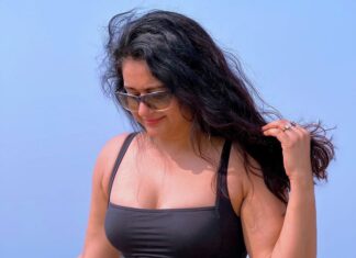 Poonam Bajwa Instagram - Sunshine on my mind 🌞🌻🌼 📸 @suneel1reddy Goa India