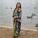 Poonam Dhillon Instagram – Enjoying the lovely weather & company of Friends .. #lovelyweather #lovelyfriends #grateful #thankyougod