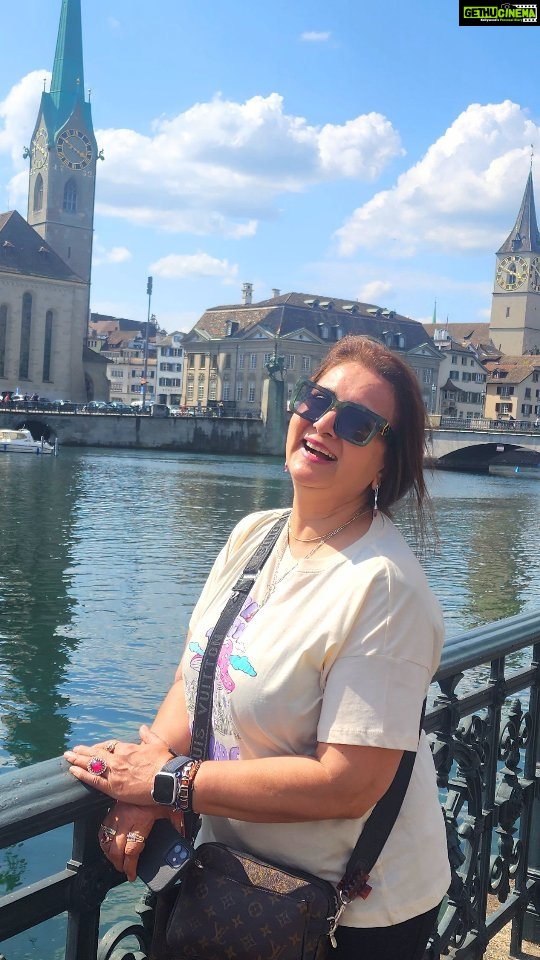 Poonam Dhillon Instagram - Quick recap of memories of a lovely holiday with my Girls .. fun bonding with Chandigarh school days Pals . #oldisgold #oldfriendsarespecialfriends #goodtimeswithgoodpeople #chillholidays #greece #tillweholidayagain Greece