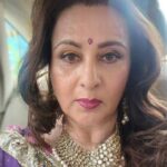 Poonam Dhillon Instagram - Colour Purple .. Love a Bindi with my Sari .. do you ?. #sarilove #purple #indianlook #weddingdecoration #indianhewellery