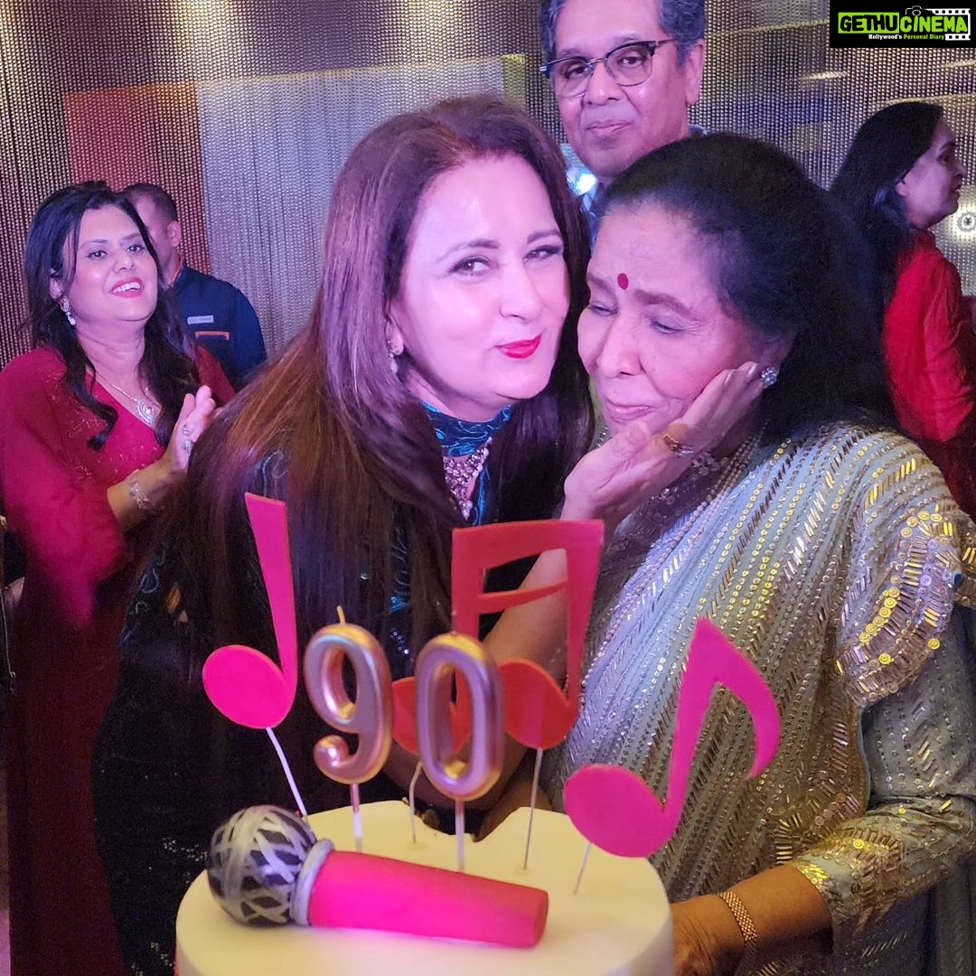 Poonam Dhillon Instagram - 90th Birthday Celebrations are most special... more so when its after performing for a 4 hours Live concert. It was so special to be present for the Historic ,Monumental Rocking Concert @cocacolaarena & then at Asha ji's cake cutting @ashasmiddleeast . How loved & Adored you are is incredible. Pray for your good health, long life & tenacity & ability to perform on stage till your 100th Bday. @asha.bhosle Dubai, UAE