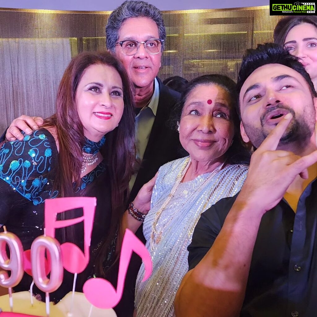 Poonam Dhillon Instagram - 90th Birthday Celebrations are most special... more so when its after performing for a 4 hours Live concert. It was so special to be present for the Historic ,Monumental Rocking Concert @cocacolaarena & then at Asha ji's cake cutting @ashasmiddleeast . How loved & Adored you are is incredible. Pray for your good health, long life & tenacity & ability to perform on stage till your 100th Bday. @asha.bhosle Dubai, UAE
