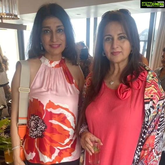 Poonam Dhillon Instagram - Celebratory weekend 💐🎊🎂🥳 .celebrating Birthday of the Lovely, very loved and popular ❤ @yasmin.morani .. Yasss..Have a super Trip and a Fabulous Birthday week .Super warm host ...Thanks @sophiapremjee