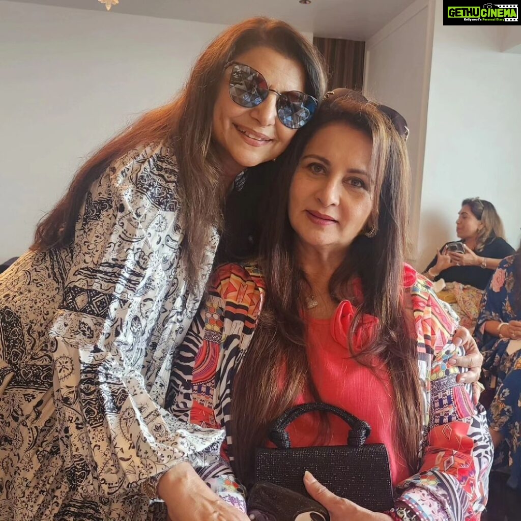 Poonam Dhillon Instagram - Celebratory weekend 💐🎊🎂🥳 .celebrating Birthday of the Lovely, very loved and popular ❤ @yasmin.morani .. Yasss..Have a super Trip and a Fabulous Birthday week .Super warm host ...Thanks @sophiapremjee