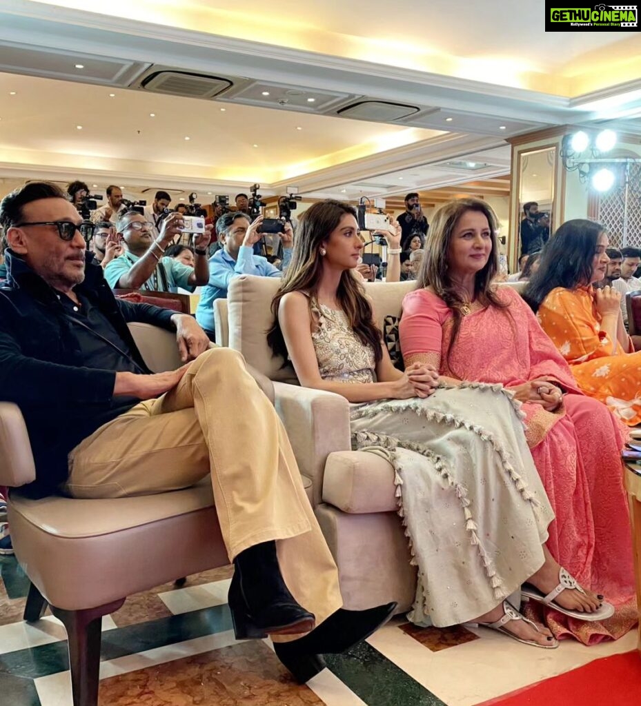 Poonam Dhillon Instagram - What a Afternoon.. Emotions, Pride ,Awe @asha.bhosle ji announcing her Mega show in Dubai on the landmark #90thbirthday . The Love,Respect, reverence all have for their #ICONIC #LEGEND is unparalleled . Was with such love and warmth Aai introduced my daughter @palomadhillon to the media. I think there is no one like #ashabhosle ji. Blessed to have her in my life . #ashabhosleindubai September 8th . So looking forward. ♥️💕🥰 Taj Lands End, Mumbai