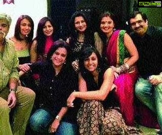 Poonam Dhillon Instagram - Am in a mood to share memories-- ones I never posted but are special... so starting with this very cute and special one taken recently on @mayaalagh ji's birthday celebration which was like a reunion of sorts ..TEAM KITTIE PARTY . My Show "Kittie Party" was like a breath of Fresh air when it was telecast in 2002 on @zeetv the most popular chanel at that time . @shobhaade a leading writer wrote this women centric show which presented women of substance in today's society and their real problems & relationships . Amazing actors @chintzykaur @shveshve @deepshikha.nagpal @mayaalagh @iam_kunickaasadanand @preetimamgain #kirankumar #Kavitakapoor & a very young kid @nushrrattbharuccha who has grown up and become a gorgeous leading lady & many more . Produced by @manishgoswami391 & directed by @tamaranedungadi @rajeshsethi111 and dialogues by @ranganath.vinod The show was a trailblazer of sorts.. away from the Saas Bahu serials prevalent at that time . Led to life long friendships and affection. Proved that women "Can be friends "