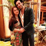 Poonam Dhillon Instagram – Good to see my  Friend & Colleague @iamsunnydeol  after ages on the  joyous occasion of his son’s wedding celebrations. Congratulations  and Loads of Happiness to the lovely couple @imkarandeol & @drishaacharya . Great to attend the reception with both my bachaas @anmolthakeriadhillon @palomadhillon . Taj Lands End, Mumbai