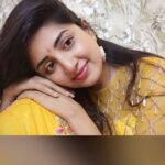 Poonam Kaur Instagram - Face before #accident ,#fibromyalgia and various traumatic situations, praying to get back to this thru meditation as my medicine #omshanti