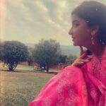 Poonam Kaur Instagram - 💓 वक्त कहता है, मैं फिर न आऊंगा क्या पता मैं तुझे हंसाऊँगा या रूलाऊँगा, जीना है तो इस पल को ही जी ले, क्योंकि इस पल को मैं अगले पल तक न रोक पाऊँगा।