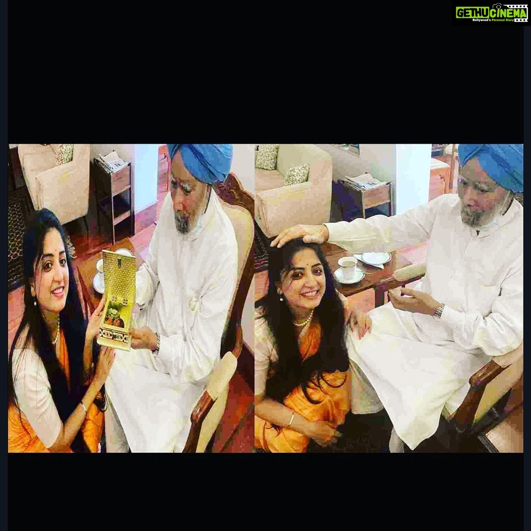 Poonam Kaur Instagram - SAINT , SCHOLAR AND SEVADAR OF WAHEGURU - my tears did not stop when I met him - story closest to my heart and blessings he gave are some I will strive to live upto - always have and will pray for #bharatratna for #manmohansingh ji - For now Former PM Manmohan Singh conferred Lifetime Achievement Honour in UK โ history will be kinder to me than media โ True words from the farishta himself- Congratulations I am a happy daughter like today - never seen a principled man like him and I donโt think I ever will . Jai hind ๐ฎ๐ณ
