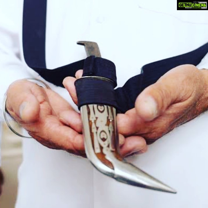 Poonam Kaur Instagram - Need of the hour #kirpan “ when #goons feel more secured than #girls , it’s important for women to carry weapons for their security “ numb to many incidents starting this year - from a girl being dragged for kilometers , women champions risking everything ( people in powerful positions use every tactic to stop your growth , work , defame and even give death threats - my personal experience)and now @swati_maliwal story . Proud of the #women who are fighting . 🙏🙏🙏 I have gratitude to that almighty who has punished a few accordingly by nature .