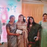 Poonam Kaur Instagram - @wwf At an event to raise funds for wild life and forests . #andhrapradesh #wwf #wildlife #turtlepreservation The only women golfer , I am handing over a prize and gift too 🥰 “ Mother Nature has answers for everything “ Showed off my Madhubani saree which has paintings of various birds and animals 😝 #lovenature