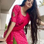Poonam Kaur Instagram - Kaur 💓🙏🌸 All that is organic lives for a life time ..... All that is forced leaves in no time ..... There was no plan and there is no plan .... Let the lord take over ..... All that I know is - he sends angels 👼 to protect me 💓 #rabrakha #sabtera #babananak #punjabiyat