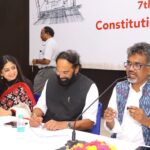 Poonam Kaur Instagram - MP #uttamkumarreddy garu , in support of “ AKHILA BHARATI PADMASHALI SANGAM “ weavers family - speaking on #zerogstonhandlooms and measures to be taken for betterment of weavers lives across the nation . @padmashalidarshini @venkanna_netha We deeply value your suggestions sir and will continue our efforts for the same . Jai hind 🙏 Thank you #Telangana