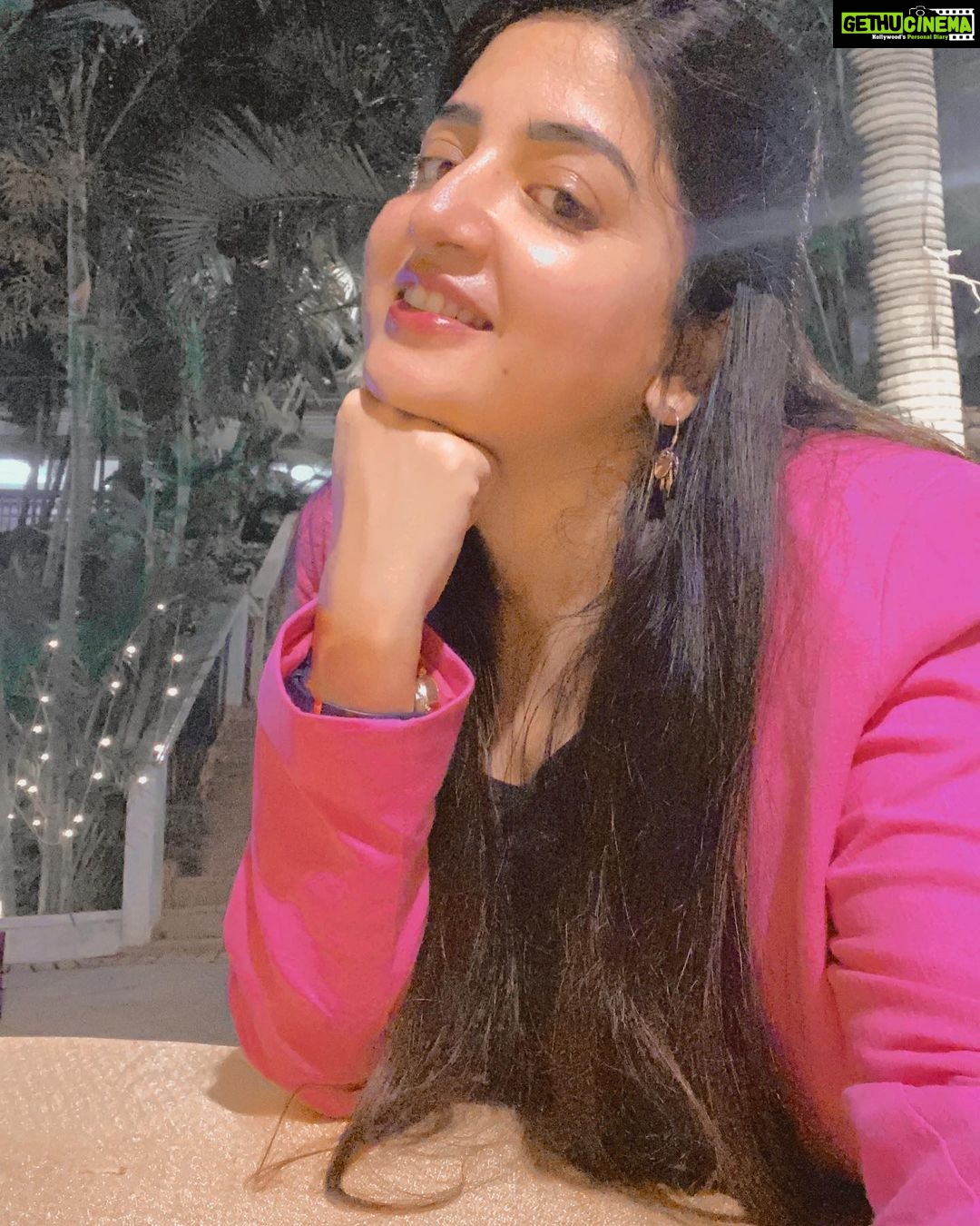 Poonam Kaur Instagram - 💓 ( let the love flow )