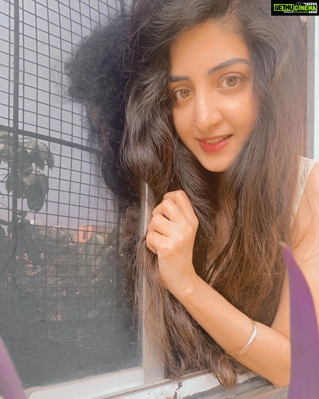 Poonam Kaur Instagram - 🌸 uncertainty the new normal 🤘