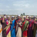 Poonam Kaur Instagram – Celebrating #handloomsday along with weavers from #andhra #telangana #sholapur #karnataka with team #zerogstonhandlooms 

#venkannanetha 

“ AKHILA BHARATI PADMASHALI SANGAM “ 

I take pride in wearing cloth of #freedom #craft and #culture 

Jai hind 🙏🇮🇳✊ Rajghat Delhi