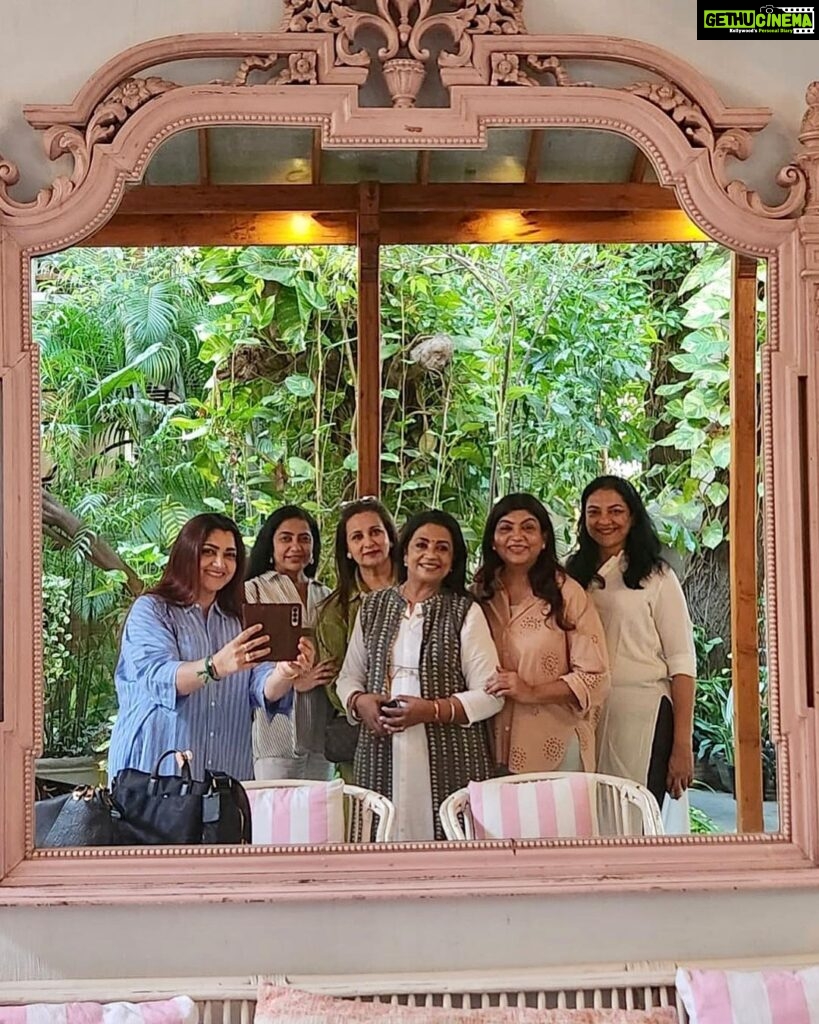 Poornima Bhagyaraj Instagram - Friends become family and celebrations become togetherness . Loved this short break @suhasinihasan @khushsundar @poonam_dhillon_ @sujataavijaykumar