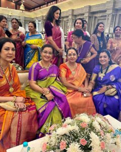 Poornima Bhagyaraj Instagram - At the wedding of our dear friend @sumalathaamarnath  son’s wedding in Bangalore.. lovely catching up with our dear friends @radikaasarathkumar @suhasinihasan @simply.nadiya @lissylakshmi @simply.nadiya @sethuppathy @meenasagar16 @mucherla.aruna . Also lovely meeting our very favourite kannadathin painkili Saroja Devi amma