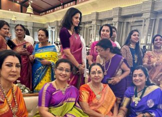 Poornima Bhagyaraj Instagram - At the wedding of our dear friend @sumalathaamarnath son’s wedding in Bangalore.. lovely catching up with our dear friends @radikaasarathkumar @suhasinihasan @simply.nadiya @lissylakshmi @simply.nadiya @sethuppathy @meenasagar16 @mucherla.aruna . Also lovely meeting our very favourite kannadathin painkili Saroja Devi amma