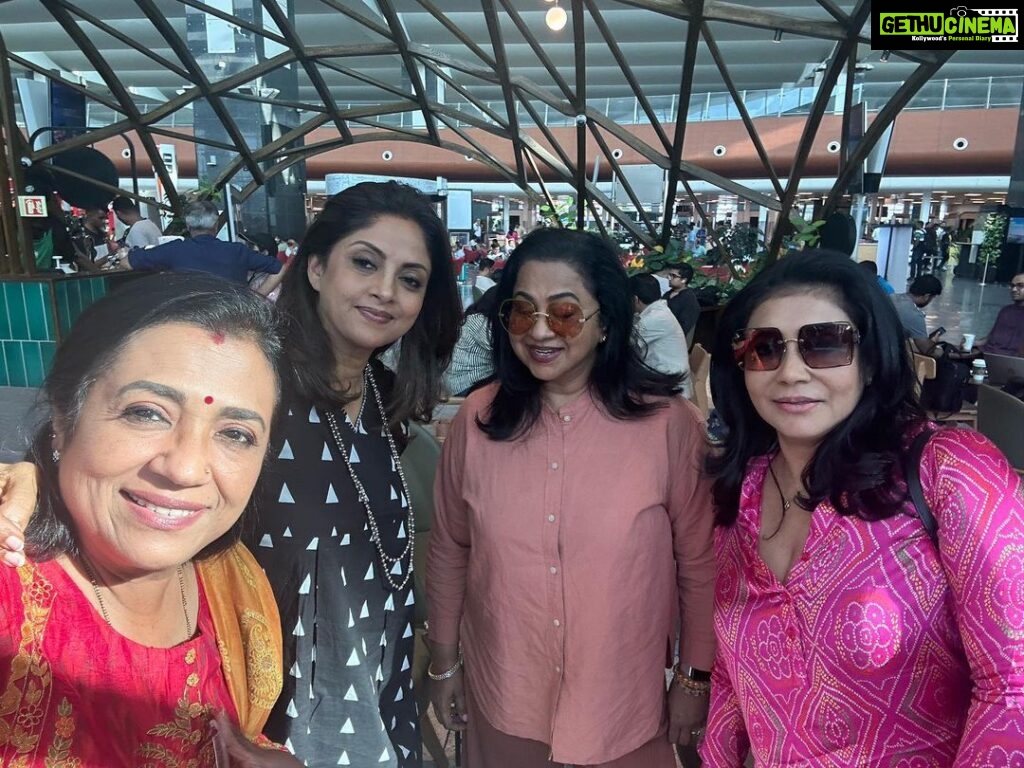 Poornima Bhagyaraj Instagram - Bidding friends a temporary goodbye from Bangalore before we meet again @radikaasarathkumar @lissylakshmi @simply.nadiya @suhasinihasan