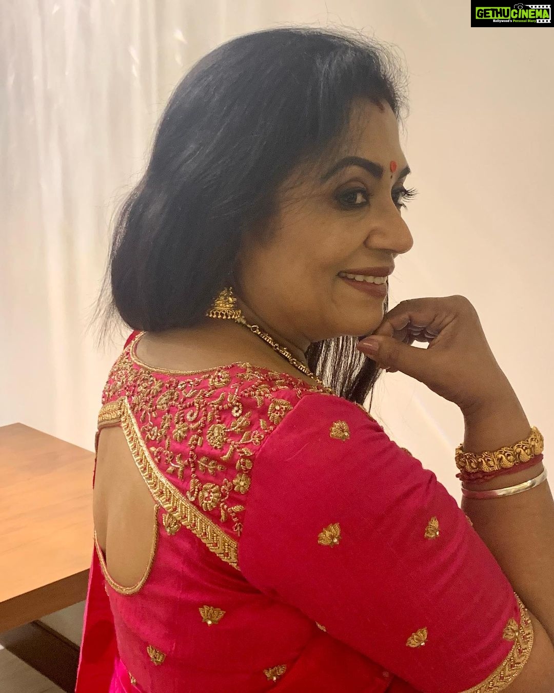 Poornima Bhagyaraj Instagram - Dressed up in my favourite pink for #raavanakottam audio launch💞Blouse by @poornimas_store jewellery by @mspinkpantherjewel