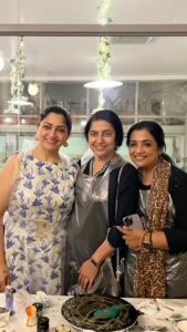 Poornima Bhagyaraj Instagram - We had a fabulous experience at our Resin art workshop yesterday with @khushsundar @suhasinihasan @poornimabhagyaraj working on their stunning masterpieces 💯
.
.
.
For upcoming workshops DM @tints.and.inks 
.
.
.
.
.
.

📽️ @ipranavkiran @sairamm_s 
.
.
.
.
.
.
.
.
#resinworkshop #resinartworkshop #chennaiworkshop #thingstodoinchennai #offlineresinworkshop #offlineworkshop #artworkshops #resinworkshops #chennaiartist #chennaiartworkshop #newtochennai