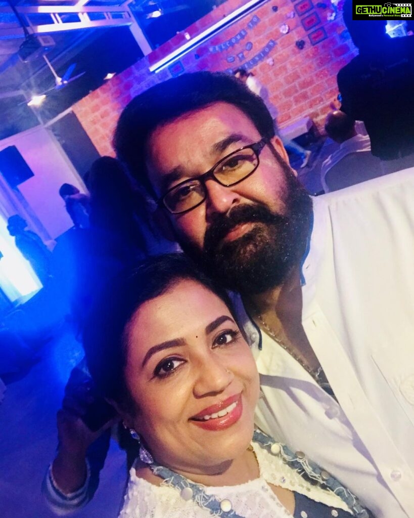 Poornima Bhagyaraj Instagram - Happiest birthday dear Lal. , one of my earliest and dear friend. Hope you have a lovely day. With fond memories 🤗💕💐 @mohanlal